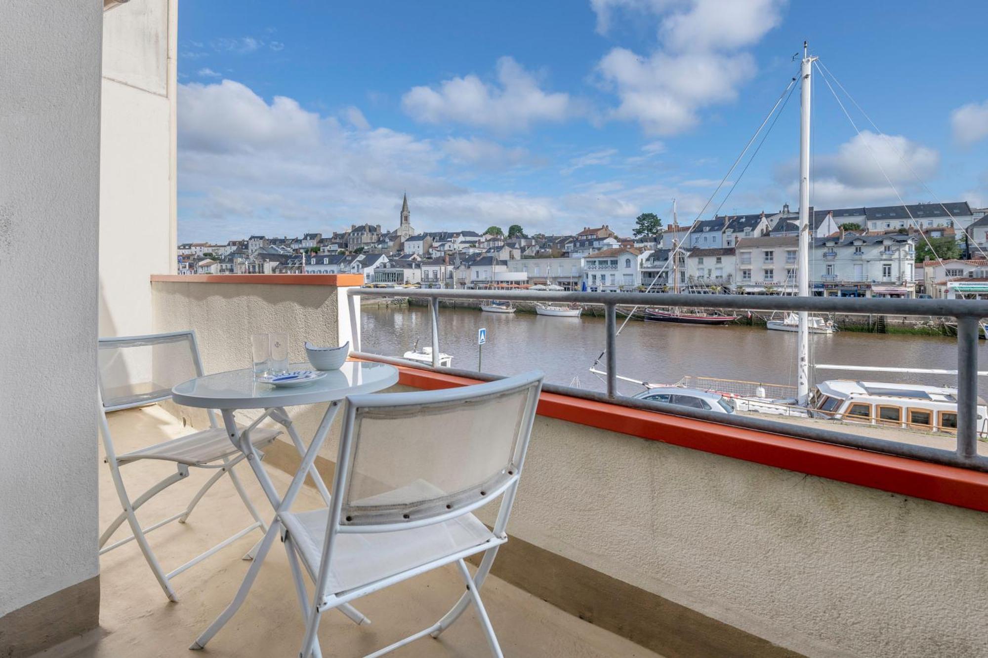 Sur Le Quai De Pornic, Pour 4 * Pornic